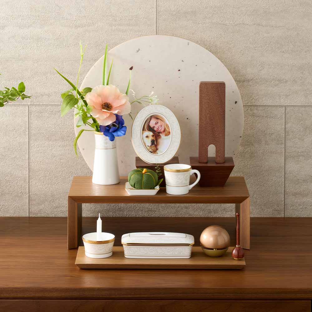 tonari(トナリ) ステージ 月型 ウォールナット 高さ34cm | お仏壇の