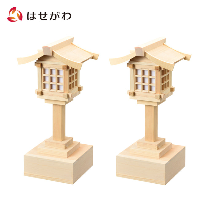 仏具 LED春日灯籠 木曽桧 1対入 リモコン式 小 特徴 1