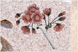 洋型墓石の花の象嵌例の画像