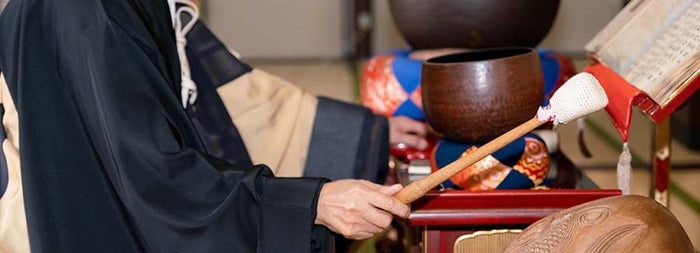 僧侶の読経