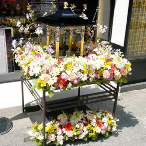 花祭りの花御堂の画像